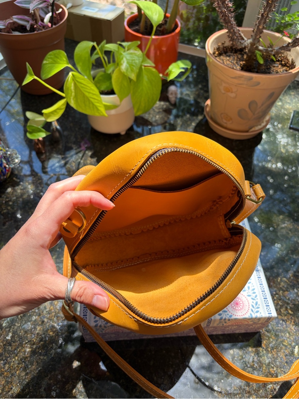 Portland Leather Sunflower Large Circle Crossbody Bag - Retired 🌻 - Picture 6 of 8
